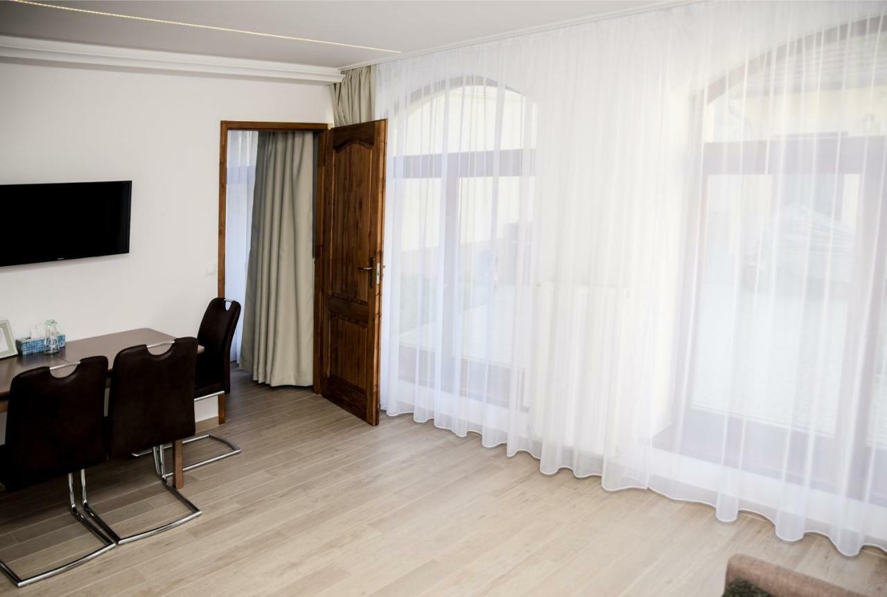 Centrum Apartman Цеґлед Екстер'єр фото